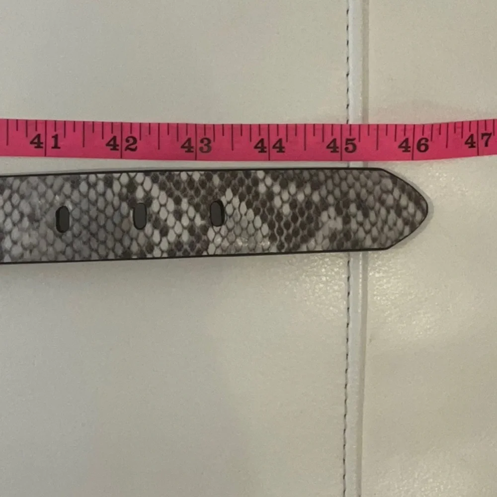 NWT 🎉HOST PICK🎉 Calvin Klein Snake Print Belt - Size XL - Picture 8 of 16